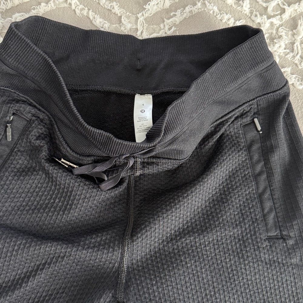 Lululemon Black Drawstring Jogger Pant Activewear Athleisure Yoga Workout Size 4